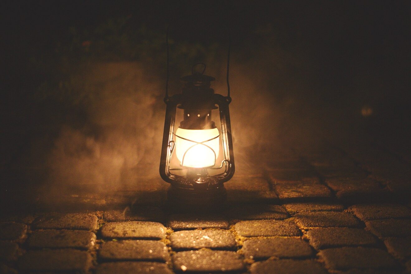 Petroleumlampe. Bild: Lukas Baumert über Pixabay